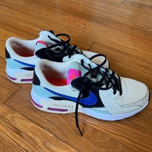 Nike AirMax - Women’s Size 8.5